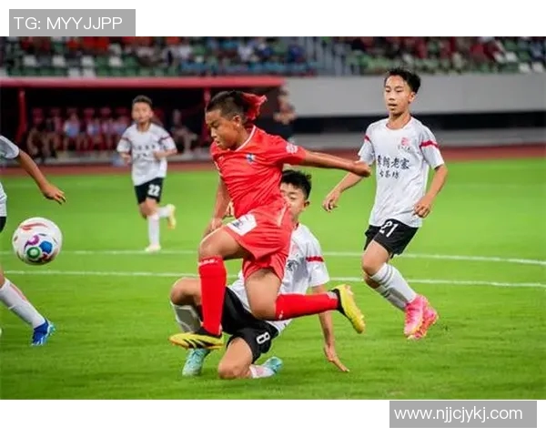 中国小学生足球赛决赛场面堪比职业赛